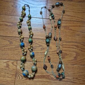 Lot of 2 vintage beaded and metal necklaces